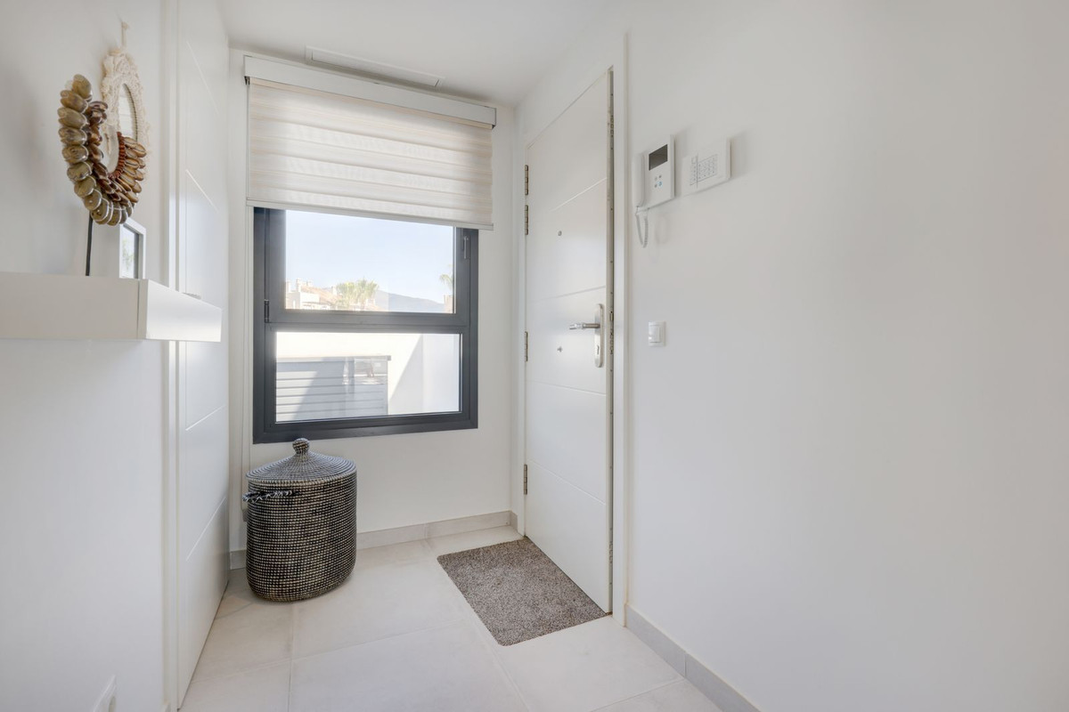 Image 44: penthouse For sale, Estepona, €639,000 [HFM-CL10135]