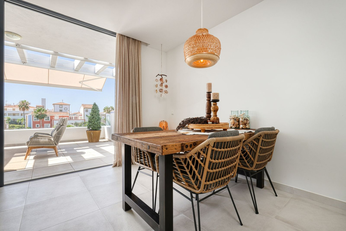 Image 44: penthouse For sale, Estepona, €639,000 [HFM-CL10135]
