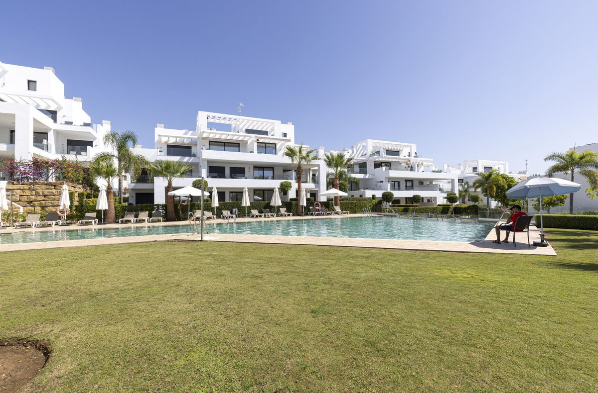 Image 44: penthouse For sale, Estepona, €639,000 [HFM-CL10135]