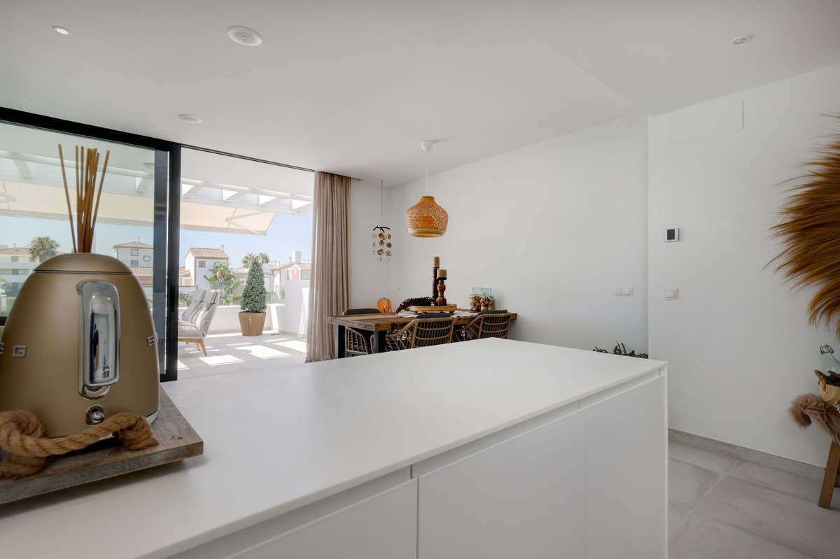 Image 44: penthouse For sale, Estepona, €639,000 [HFM-CL10135]