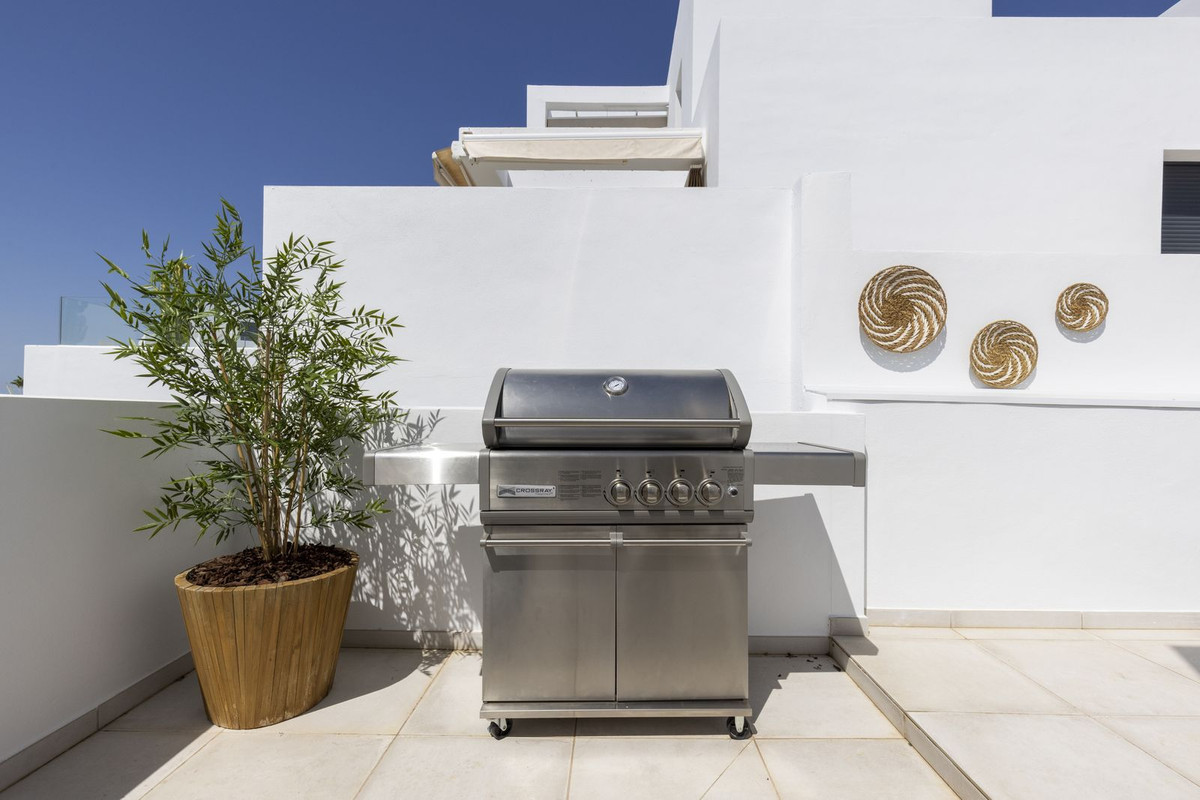 Image 44: penthouse For sale, Estepona, €639,000 [HFM-CL10135]