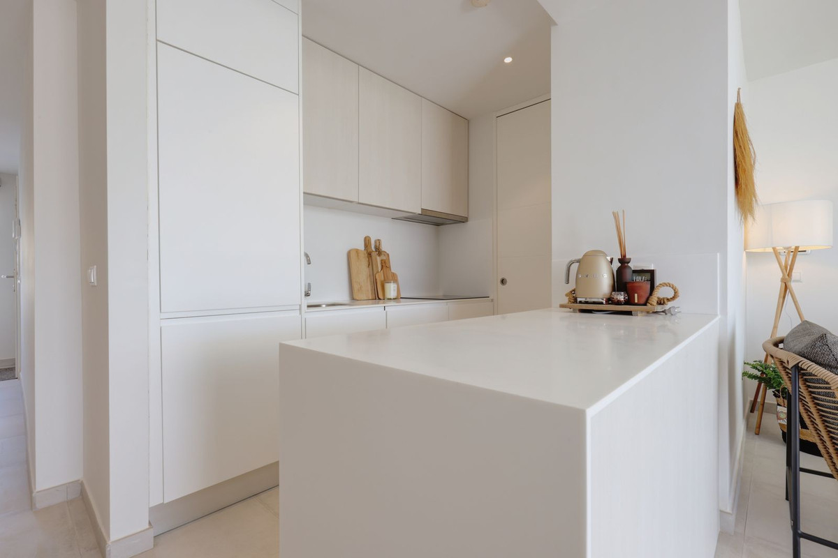 Image 44: penthouse For sale, Estepona, €639,000 [HFM-CL10135]