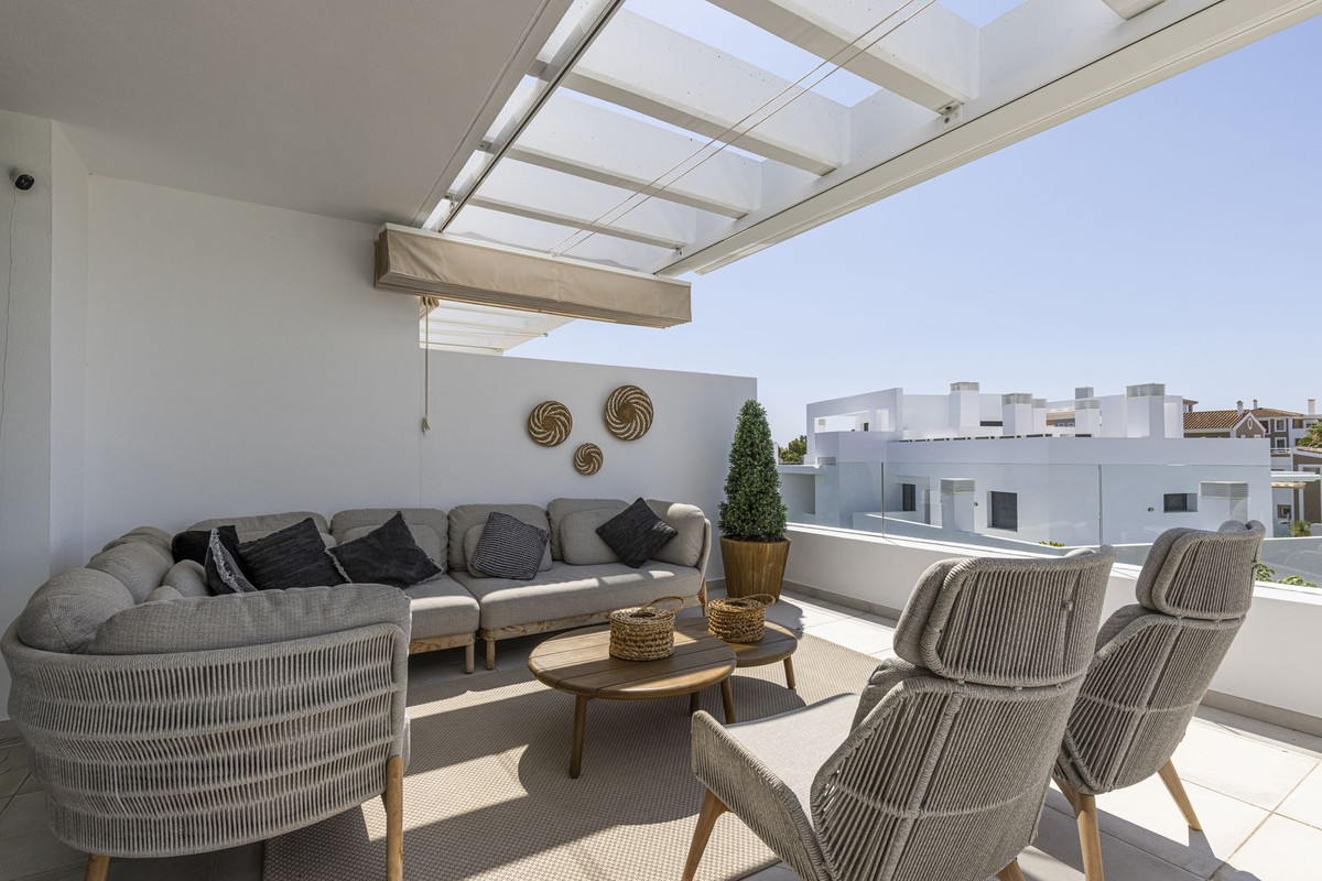 Image 44: penthouse For sale, Estepona, €639,000 [HFM-CL10135]