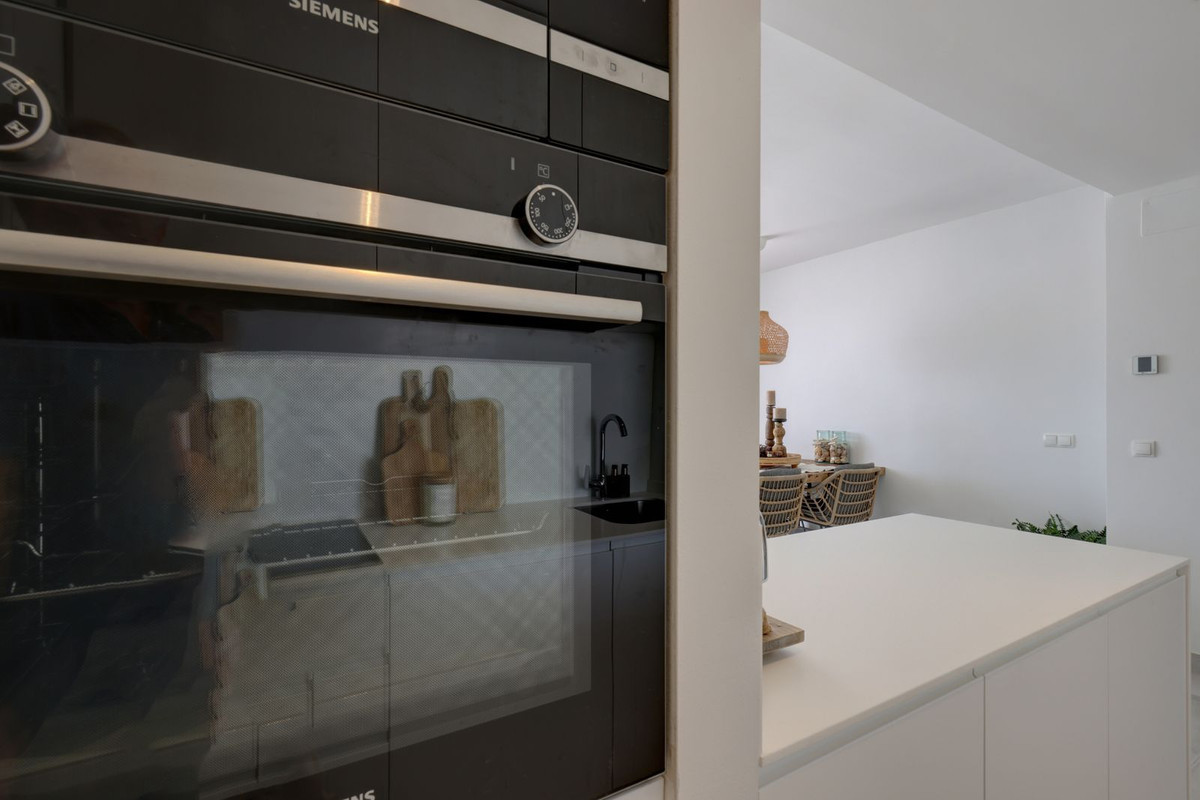 Image 44: penthouse For sale, Estepona, €639,000 [HFM-CL10135]