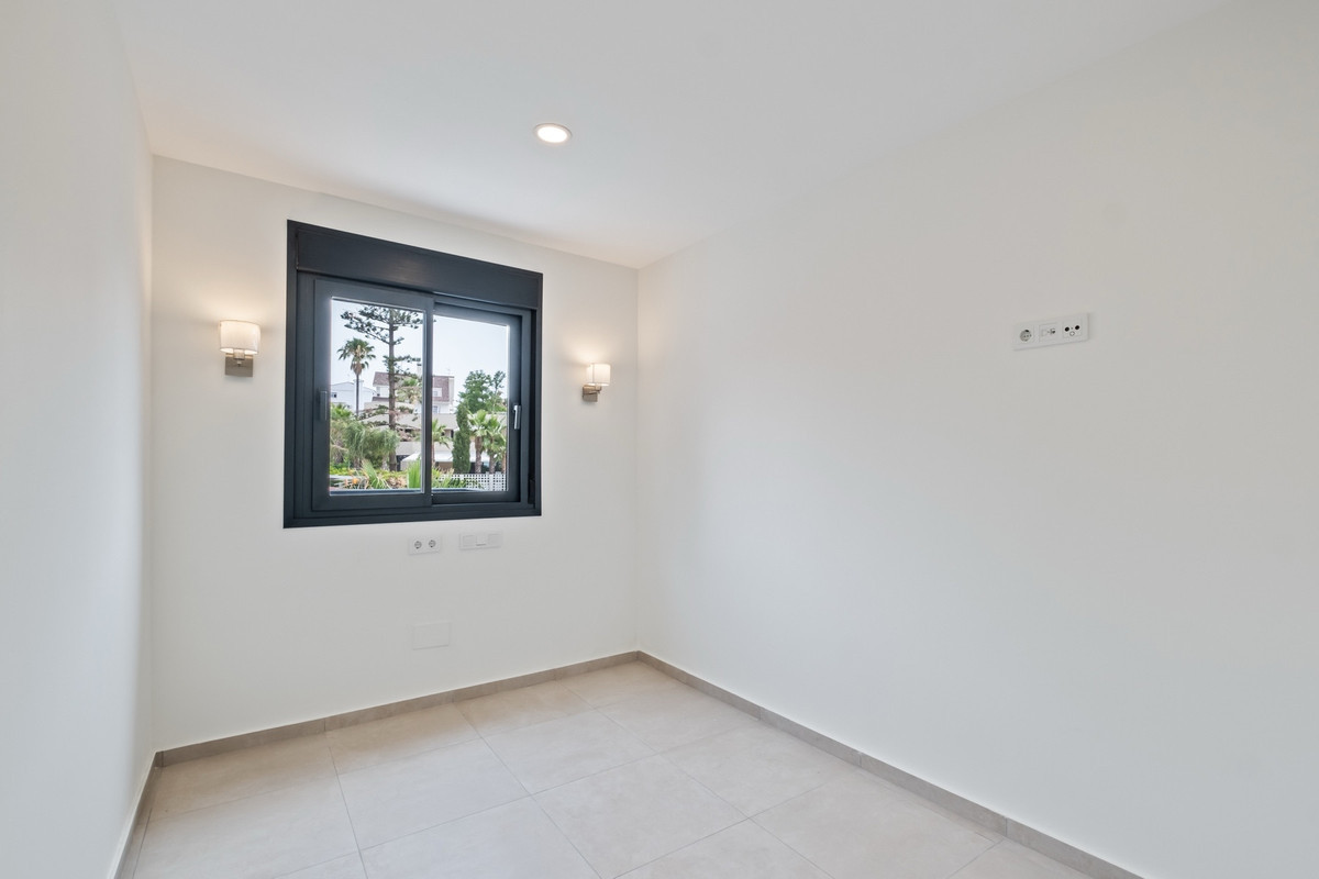 Image 30: apartment For sale, Torremolinos, €590,000 [HFM-CL10134]