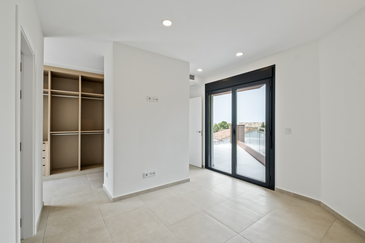 Image 30: apartment For sale, Torremolinos, €590,000 [HFM-CL10134]