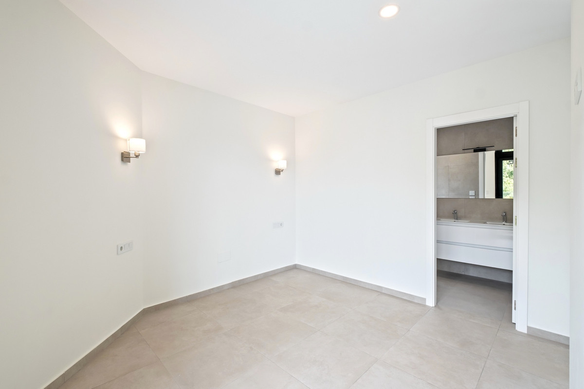 Image 30: apartment For sale, Torremolinos, €590,000 [HFM-CL10134]