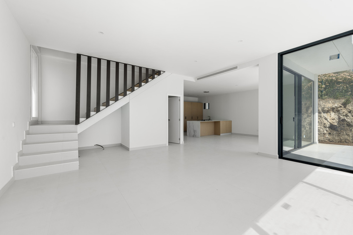 Image 30: detached villa For sale, Mijas Costa, €995,000 [HFM-CL10162]