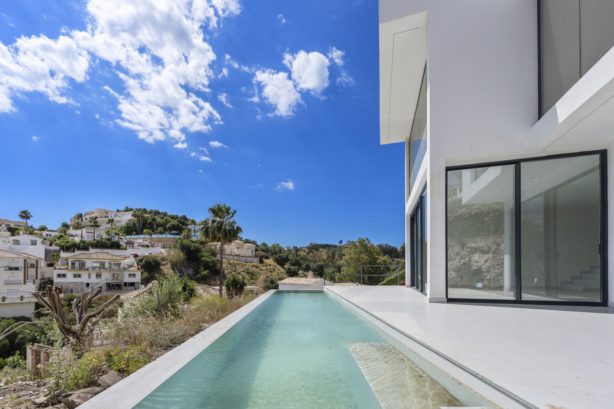 Image 30: detached villa For sale, Mijas Costa, €995,000 [HFM-CL10162]