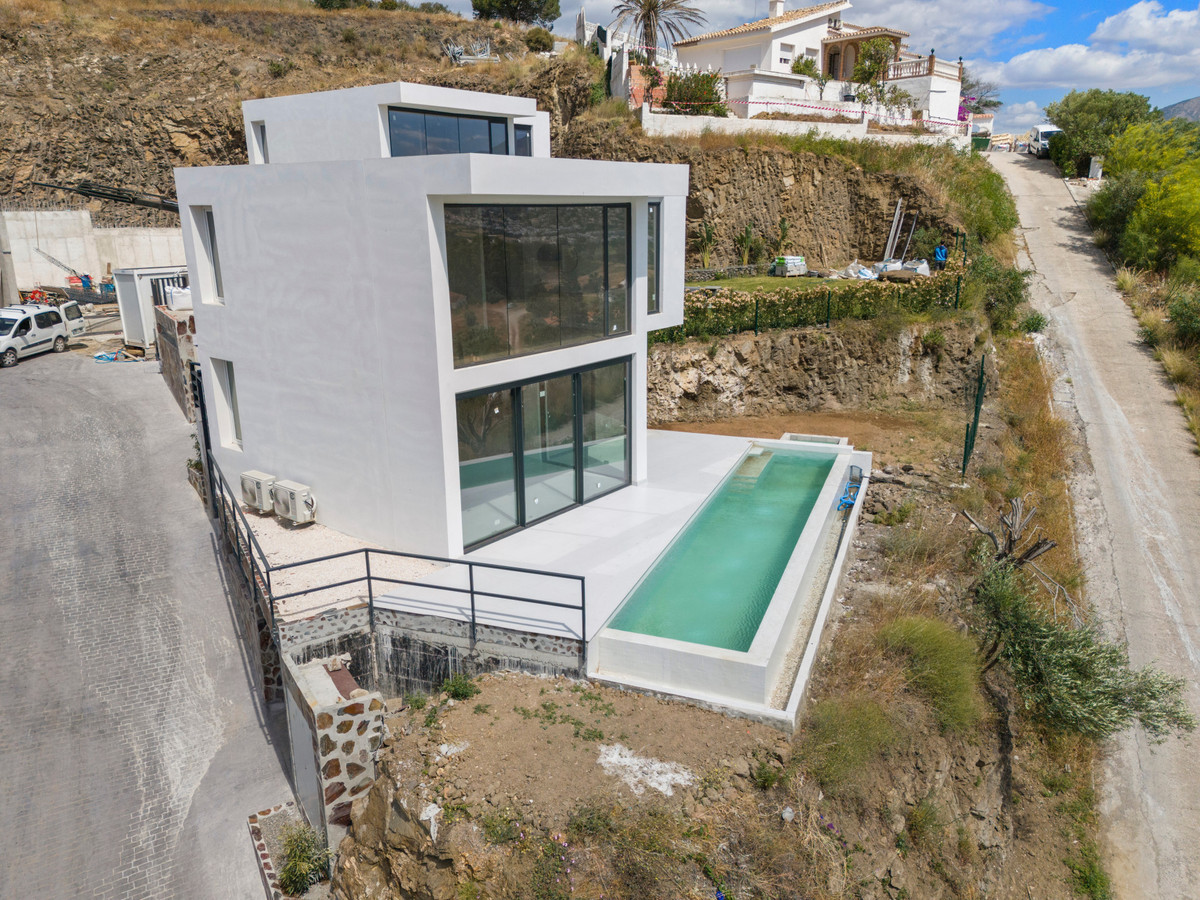Image 30: detached villa For sale, Mijas Costa, €995,000 [HFM-CL10162]