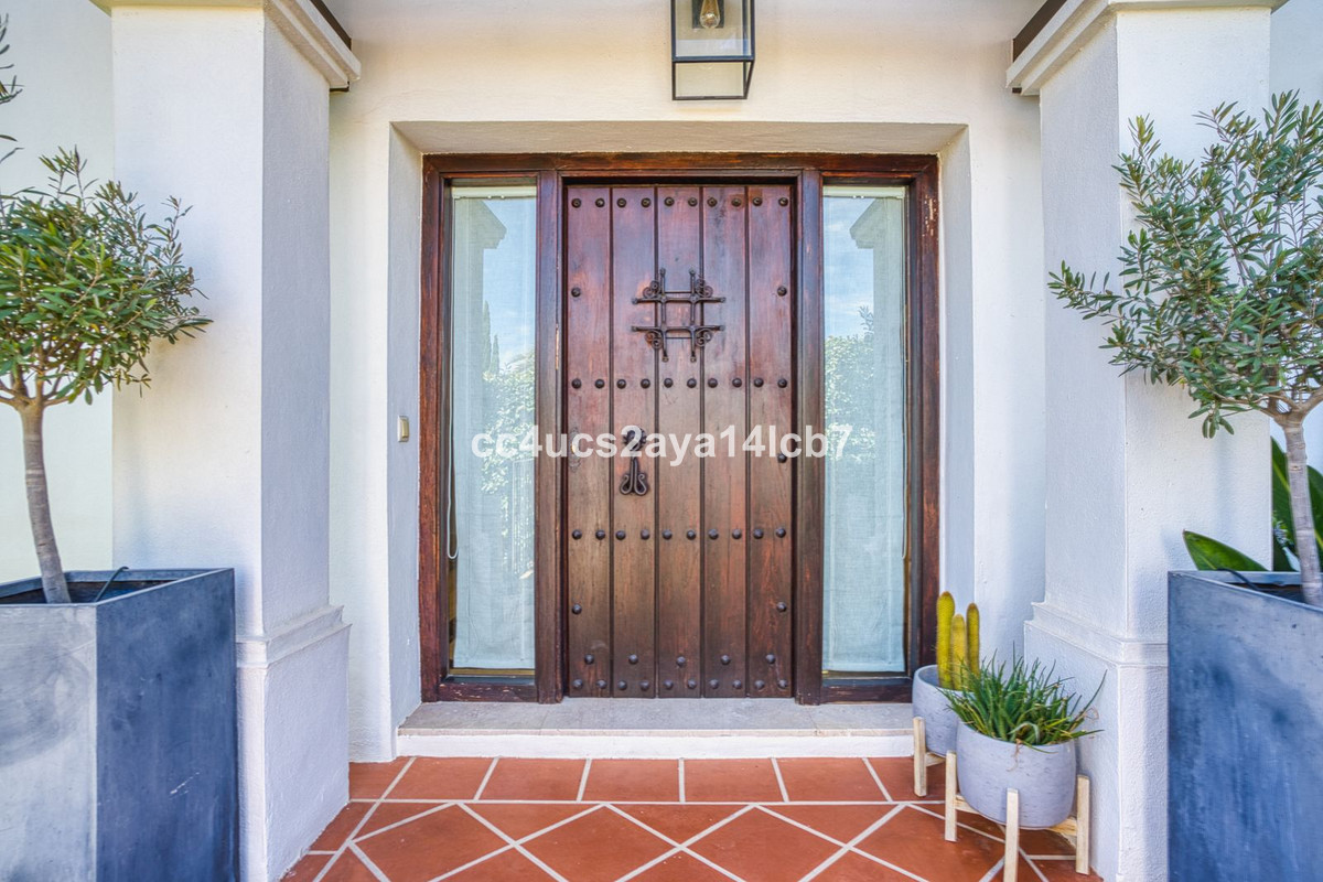 Image 40: detached villa For sale, Estepona, €970,000 [HFM-CL10163]