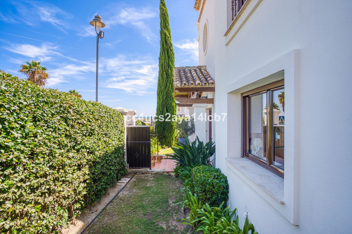 Image 40: detached villa For sale, Estepona, €970,000 [HFM-CL10163]