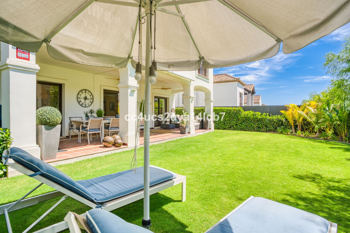 Image 40: detached villa For sale, Estepona, €970,000 [HFM-CL10163]