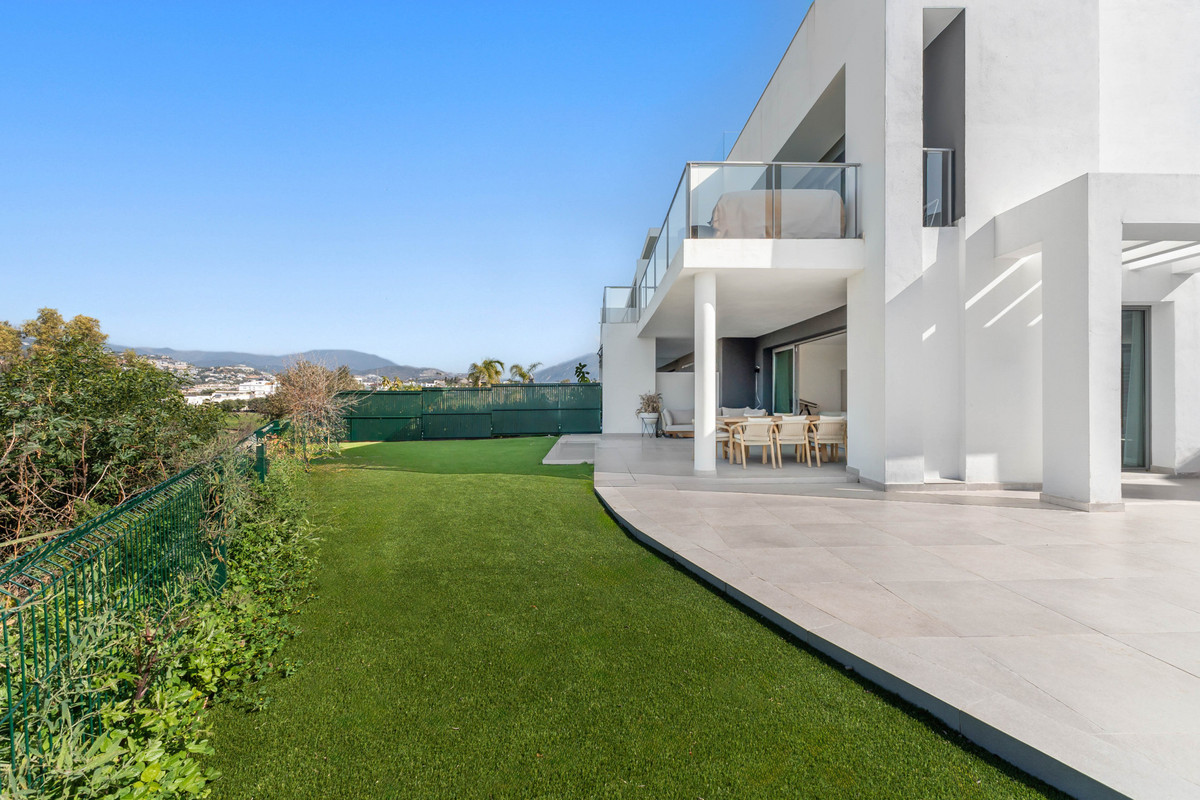 Image 37: semi-detached house For sale, San Pedro de Alcántara, €1,295,000 [HFM-CL10156]