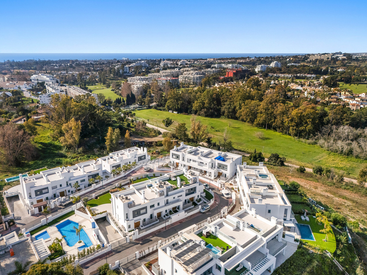 Image 37: semi-detached house For sale, San Pedro de Alcántara, €1,295,000 [HFM-CL10156]