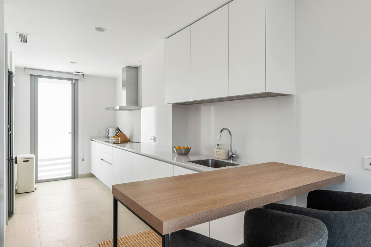 Image 37: semi-detached house For sale, San Pedro de Alcántara, €1,295,000 [HFM-CL10156]