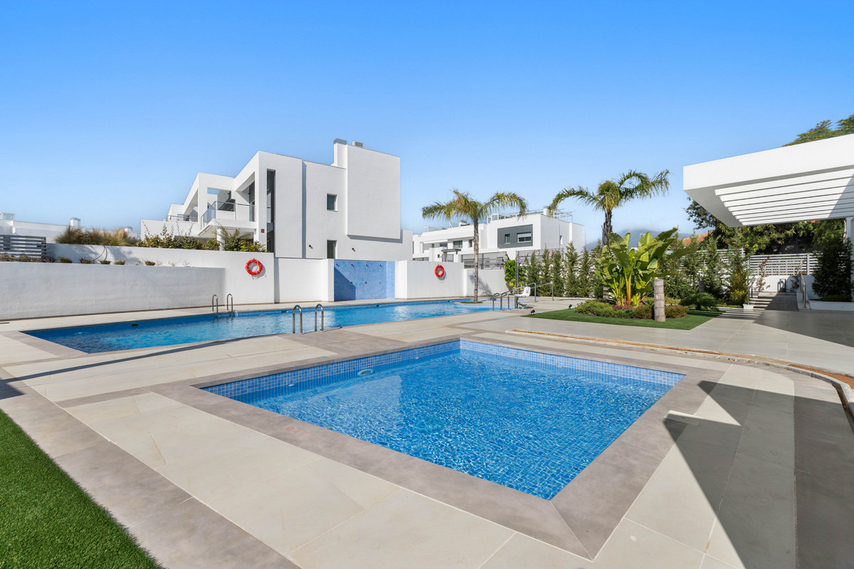 Image 37: semi-detached house For sale, San Pedro de Alcántara, €1,295,000 [HFM-CL10156]