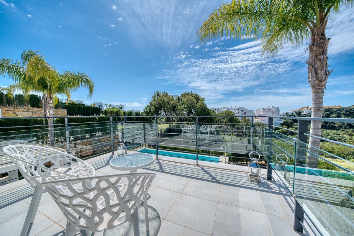 Image 41: detached villa For sale, Estepona, €1,390,000 [HFM-CL10154]