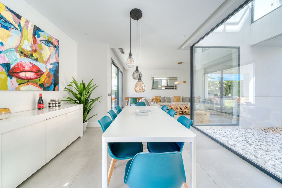 Image 41: detached villa For sale, Estepona, €1,390,000 [HFM-CL10154]