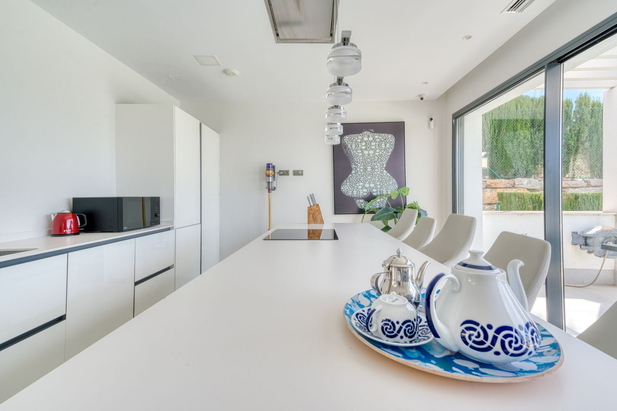 Image 41: detached villa For sale, Estepona, €1,390,000 [HFM-CL10154]