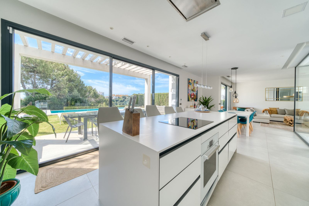 Image 41: detached villa For sale, Estepona, €1,390,000 [HFM-CL10154]