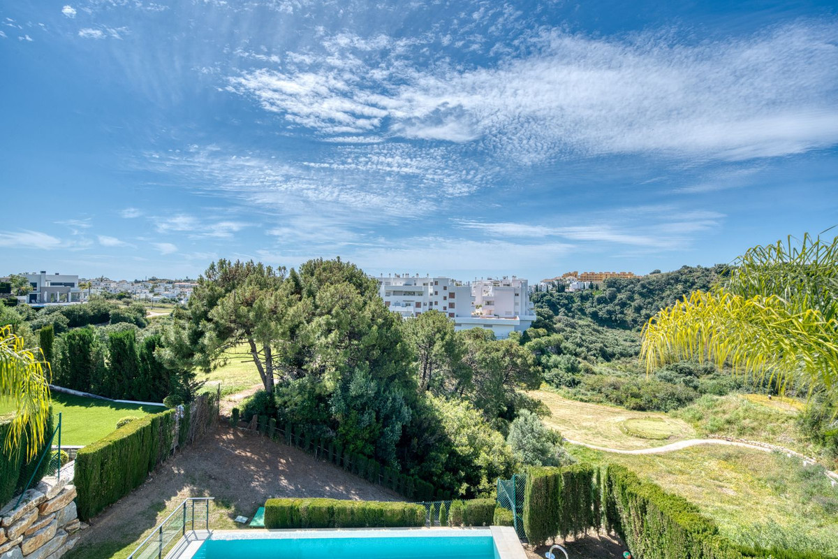 Image 41: detached villa For sale, Estepona, €1,390,000 [HFM-CL10154]