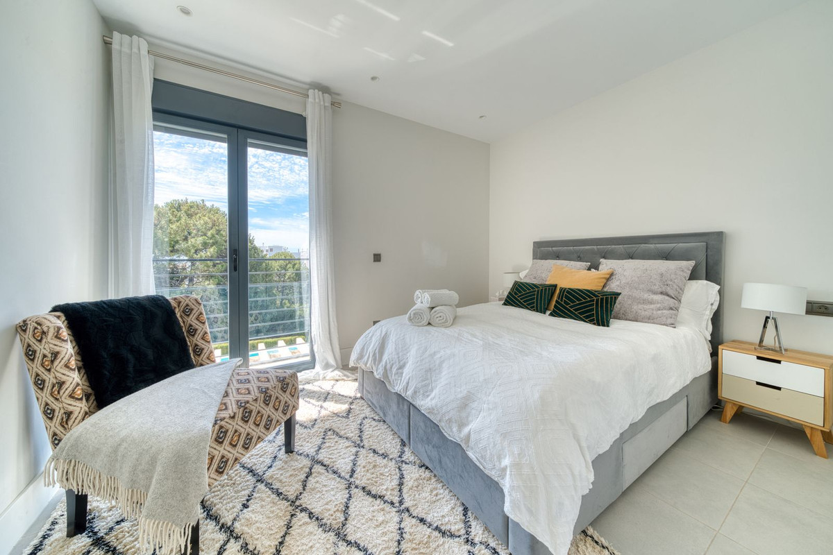 Image 41: detached villa For sale, Estepona, €1,390,000 [HFM-CL10154]