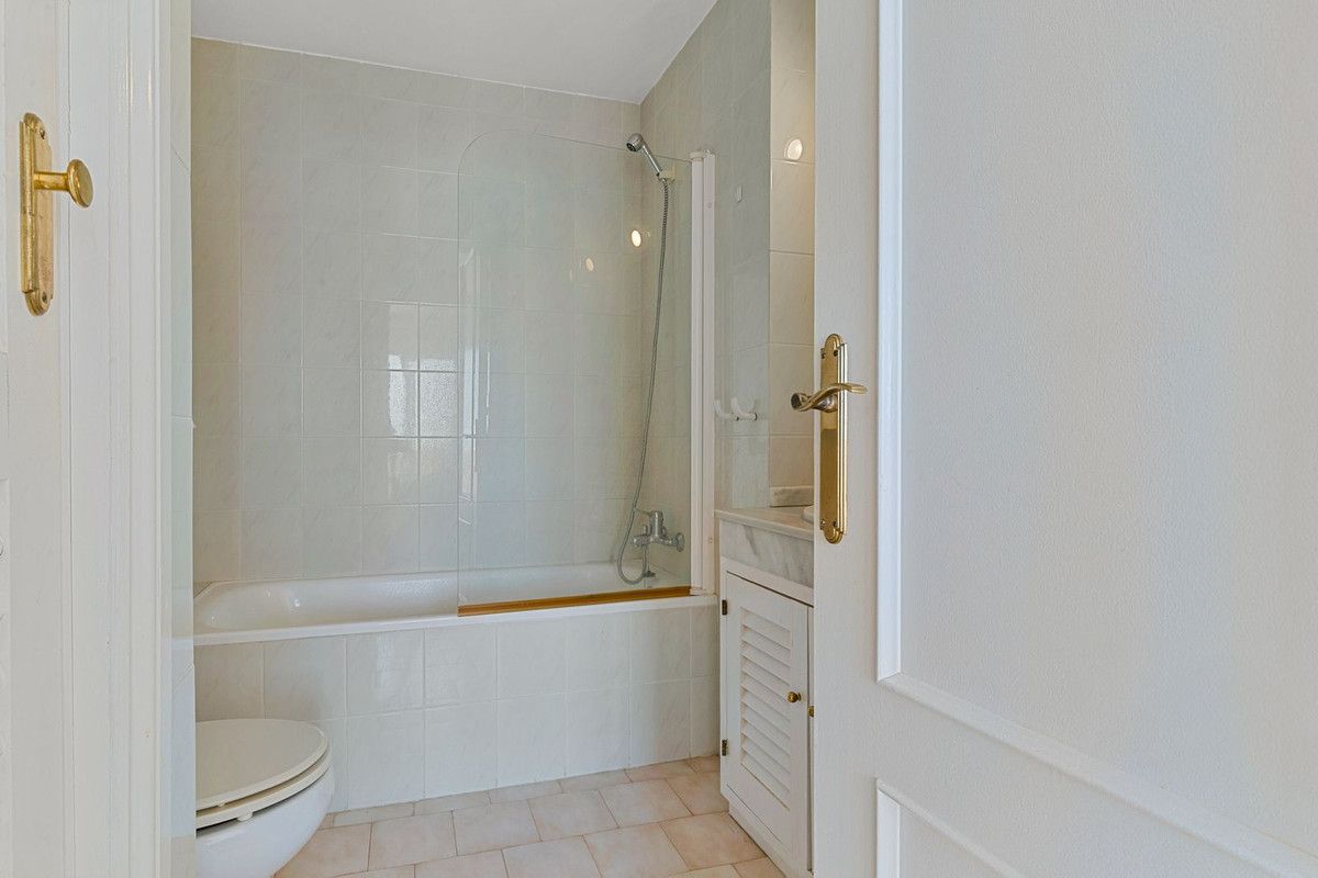 Image 20: penthouse duplex For sale, Mijas Costa, €299,000 [HFM-CL10152]