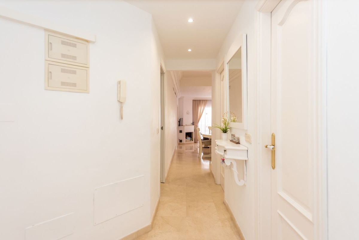 Image 25: apartment For sale, Marbella, €375,000 [HFM-CL10153]