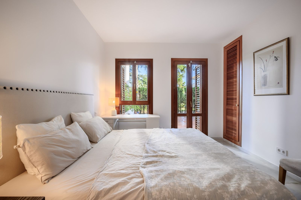 Image 17: apartment For sale, Nueva Andalucía, €995,000 [HFM-CL10160]