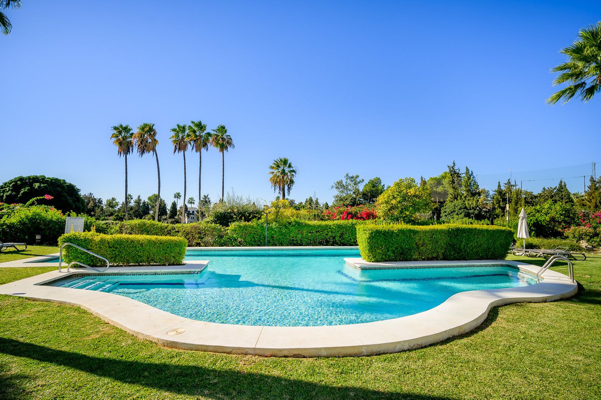 Image 17: apartment For sale, Nueva Andalucía, €995,000 [HFM-CL10160]