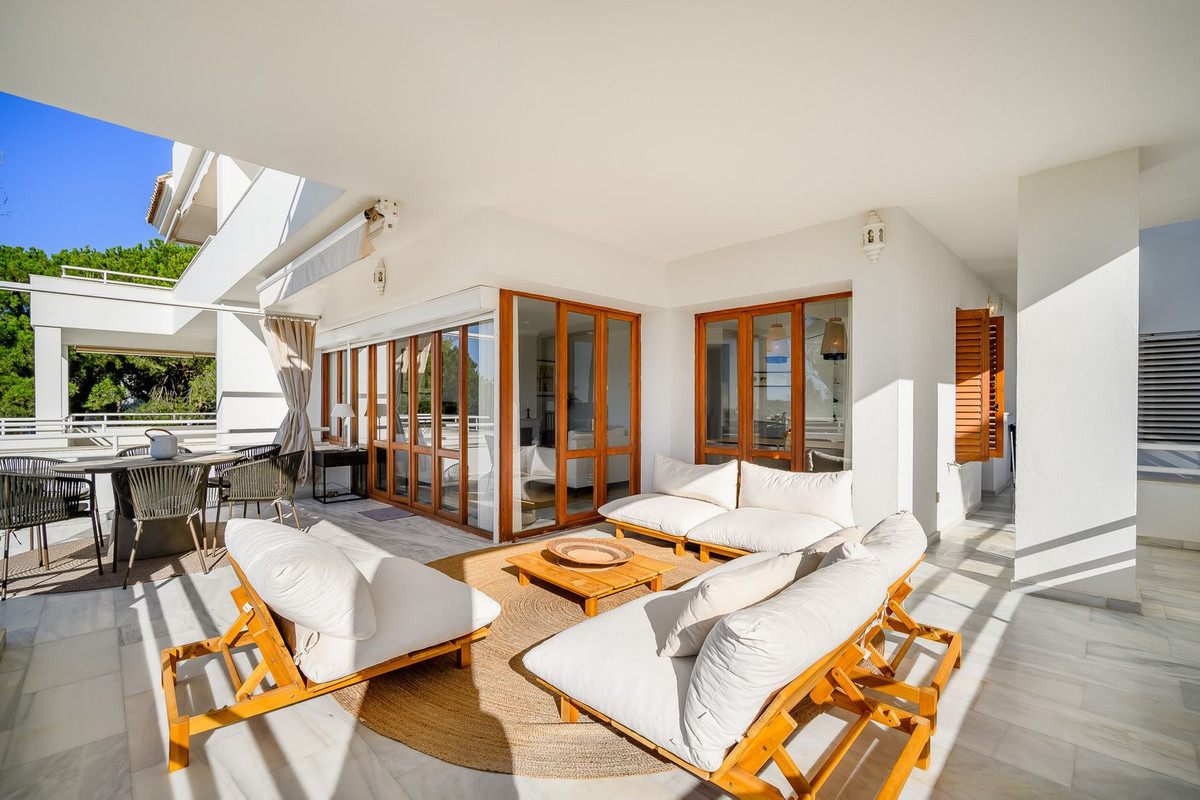 Image 17: apartment For sale, Nueva Andalucía, €995,000 [HFM-CL10160]