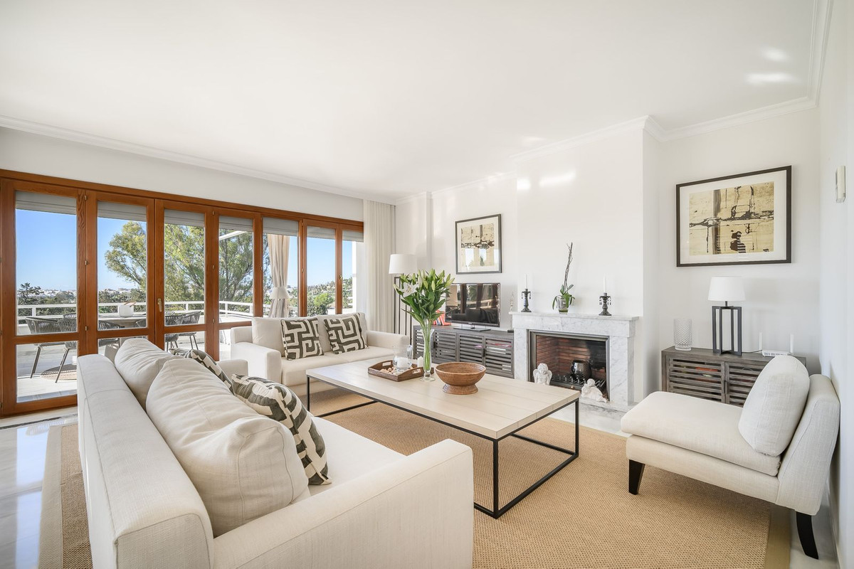 Image 17: apartment For sale, Nueva Andalucía, €995,000 [HFM-CL10160]