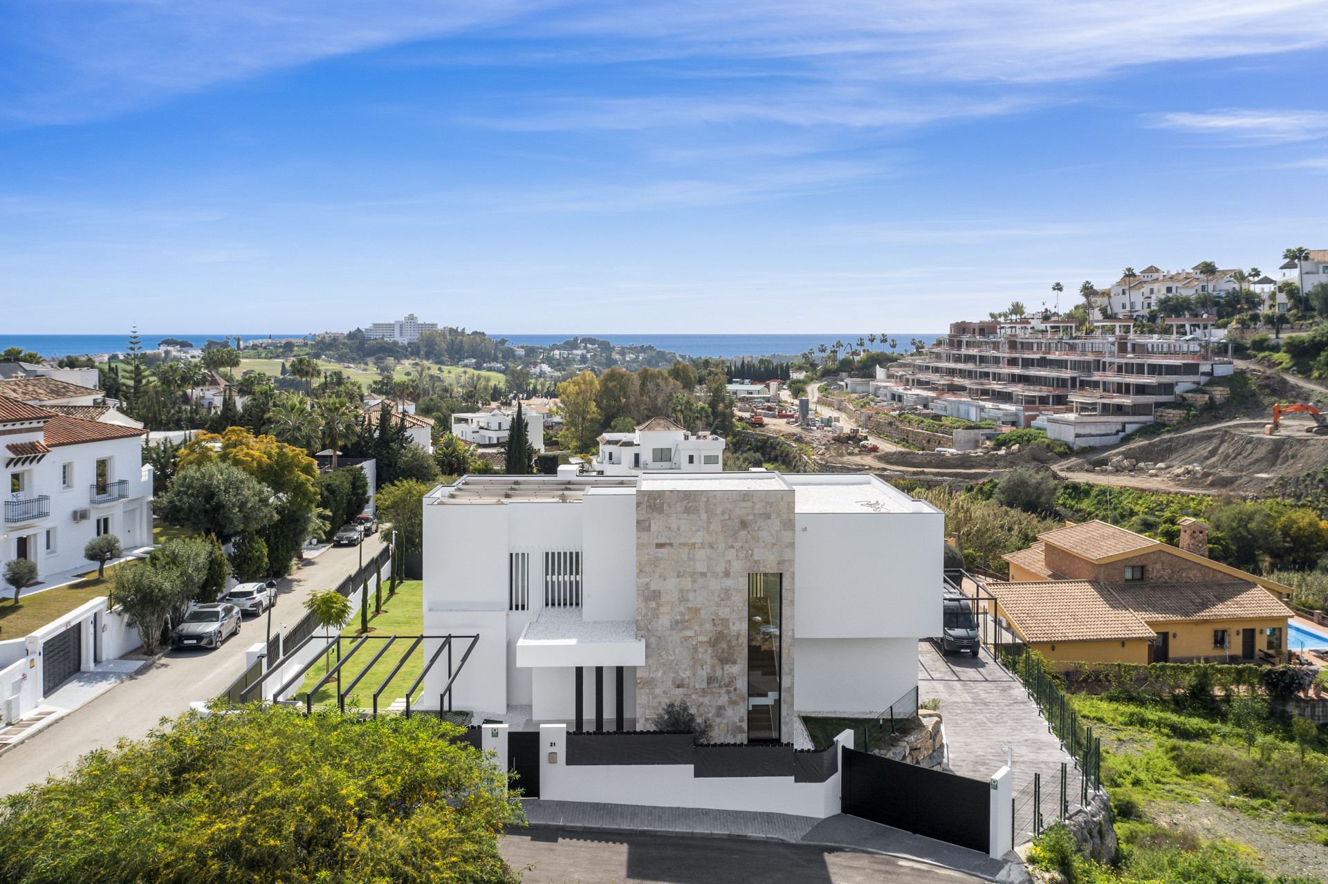 Image 47: detached villa For sale, Benahavís, €3,485,000 [HFM-C40014]