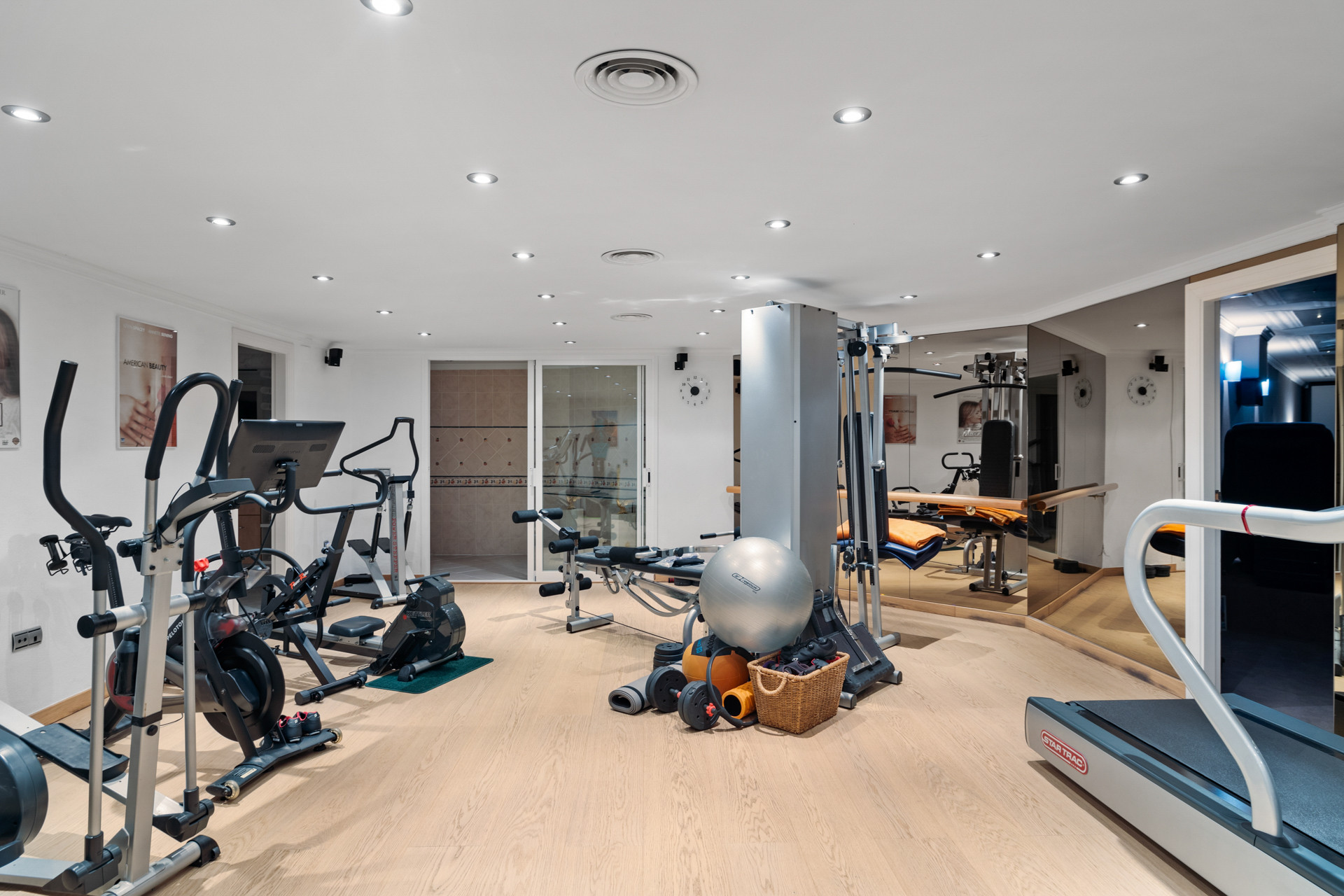 Image 59: detached villa For sale, Nueva Andalucía, €6,900,000 [HFM-C40017]