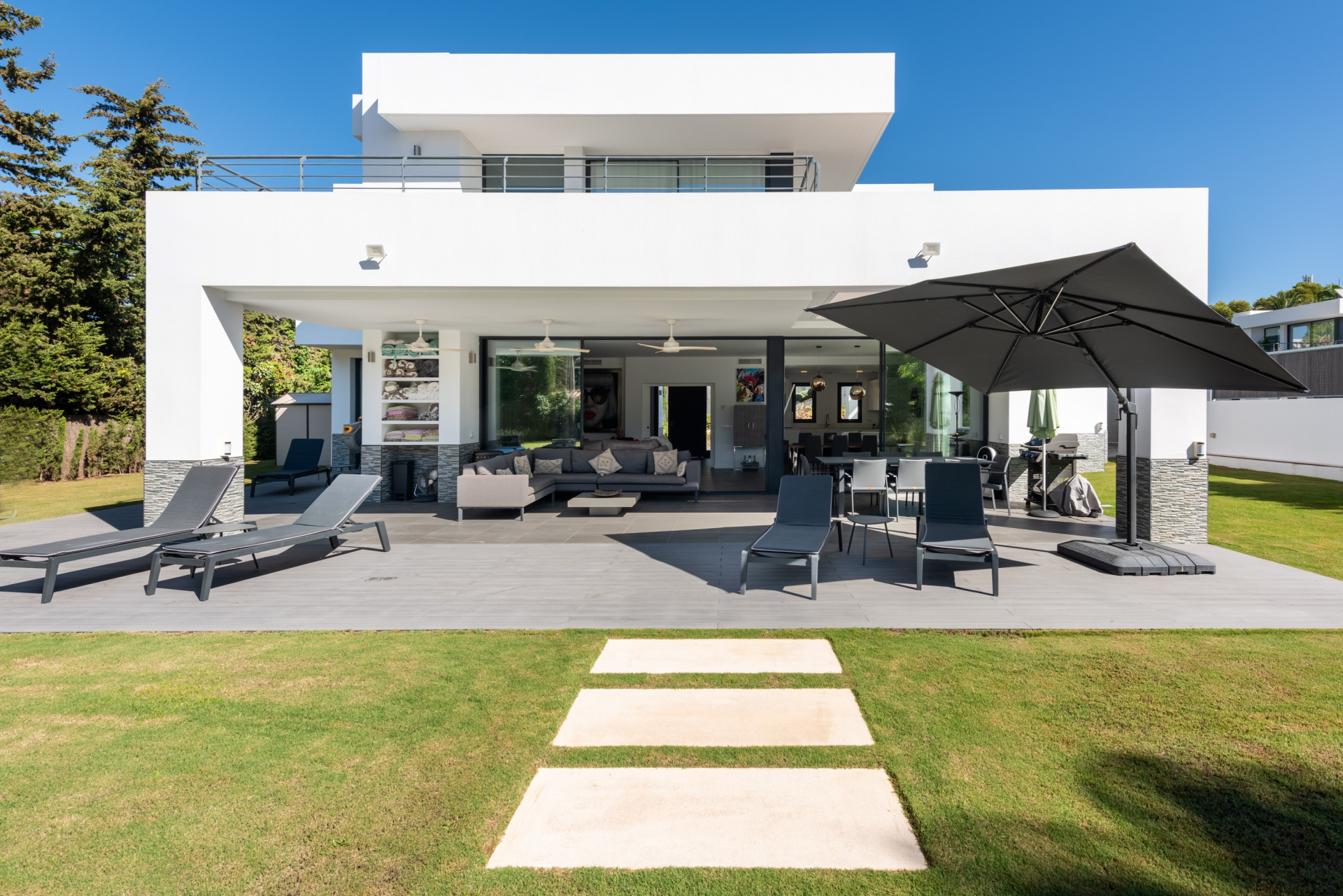 Image 53: detached villa For sale, Estepona, €1,995,000 [HFM-CL10083]