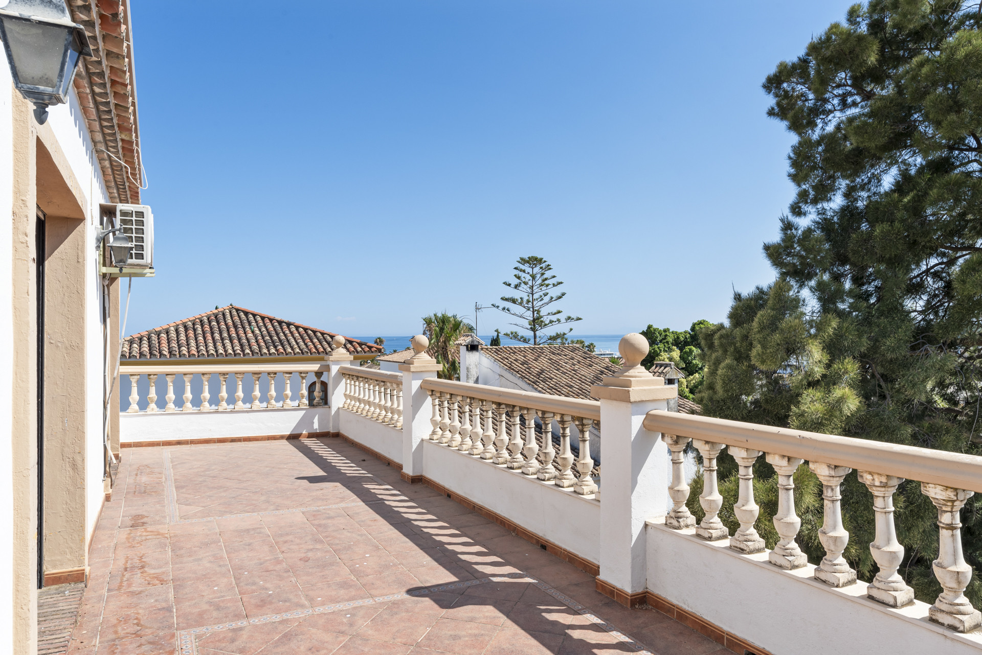 Image 46: detached villa For sale, Estepona, €995,000 [HFM-C4008]