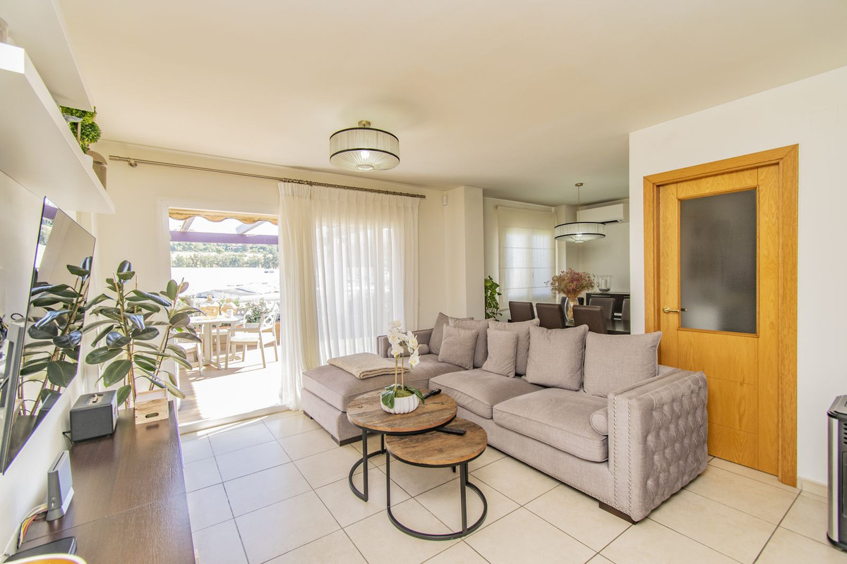 Image 11: penthouse For sale, Nueva Andalucía, €335,000 [HFM-CL10061]