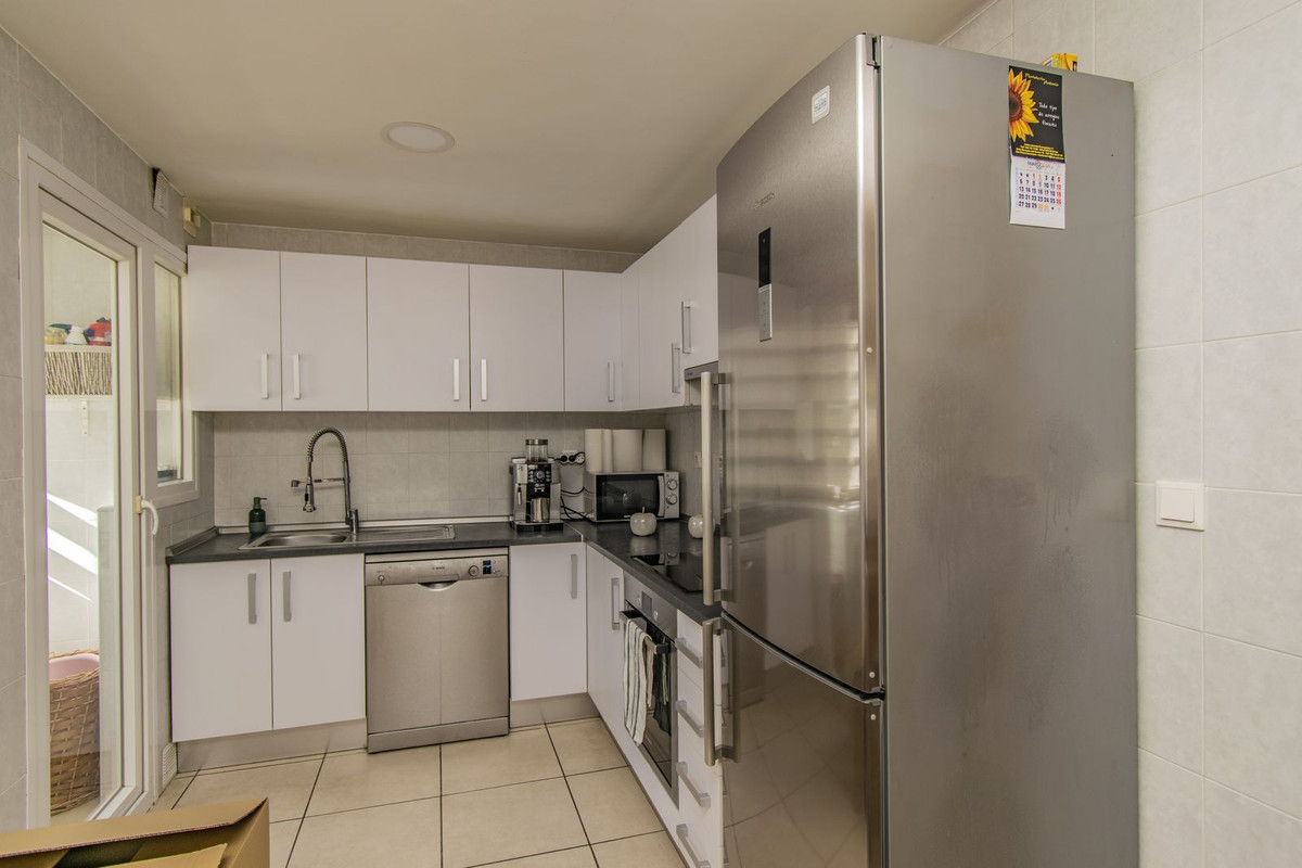 Image 11: penthouse For sale, Nueva Andalucía, €335,000 [HFM-CL10061]