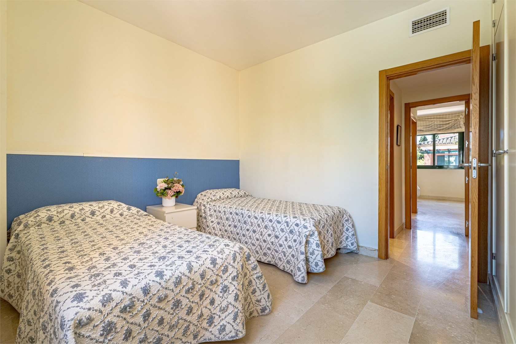 Image 15: apartment For sale, Marbella, €399,000 [HFM-CL10038]