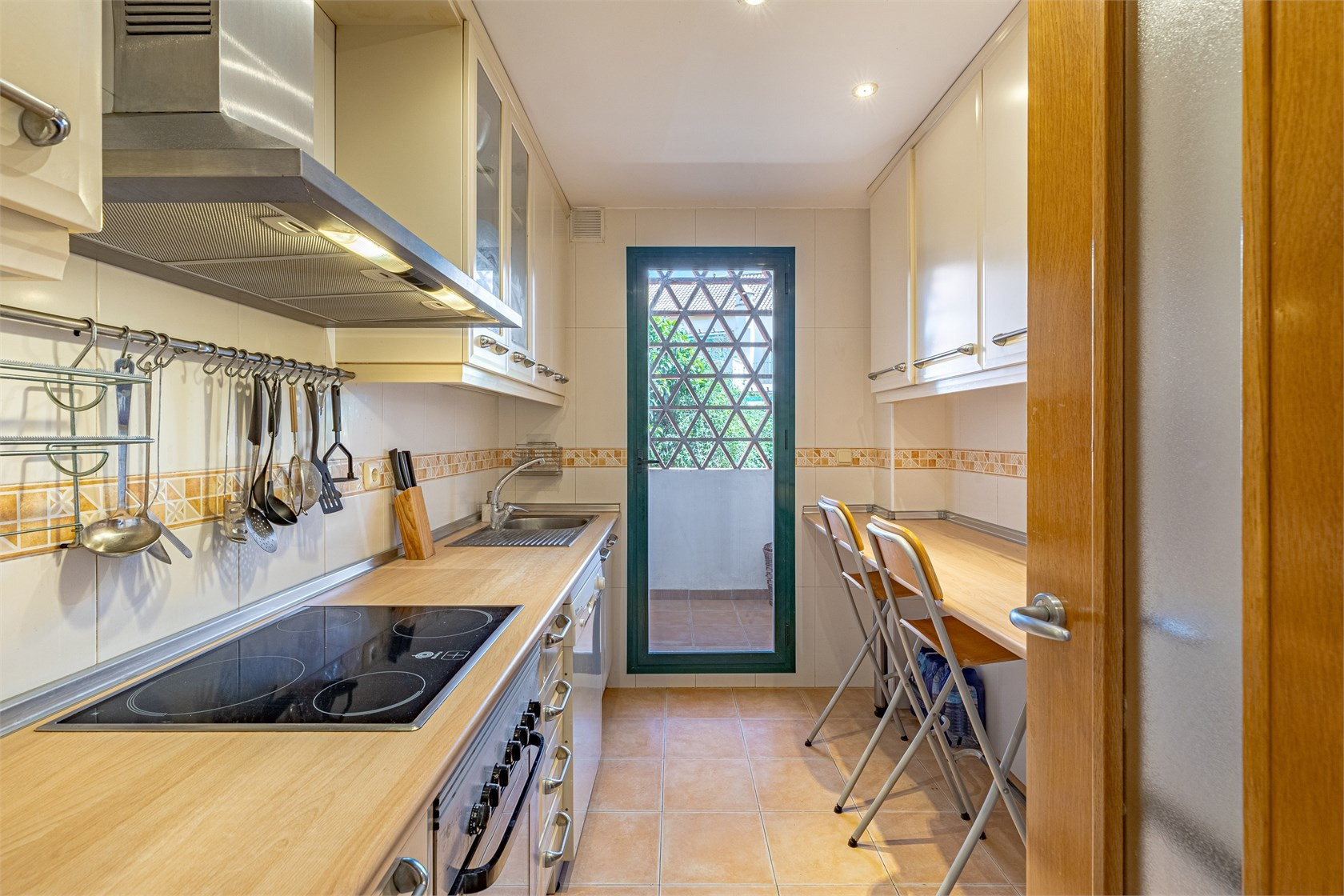 Image 15: apartment For sale, Marbella, €399,000 [HFM-CL10038]