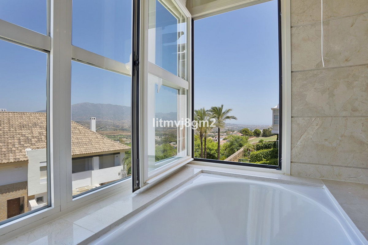 Image 25: semi-detached house For sale, Mijas Costa, €560,000 [HFM-CL10125]