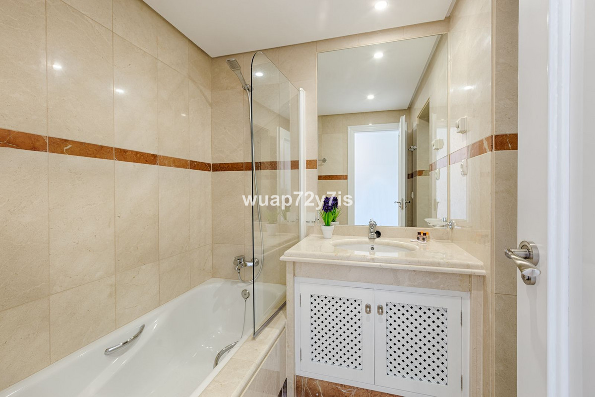 Image 27: apartment For sale, Estepona, €559,000 [HFM-CL10124]