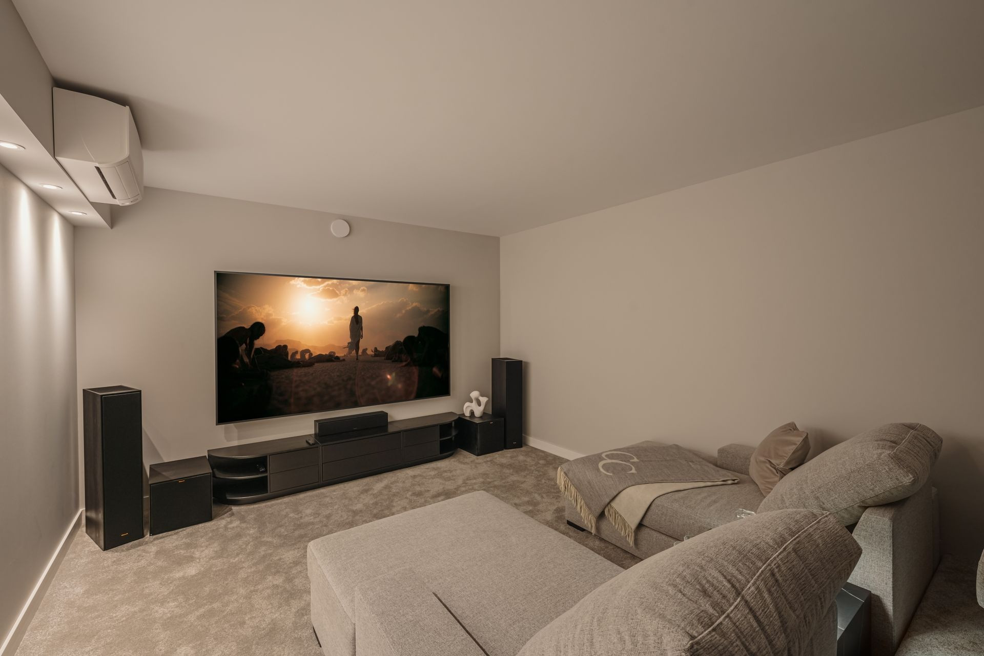 Image 29: detached villa For sale, The Golden Mile, €6,980,000 [HFM-CL10040]