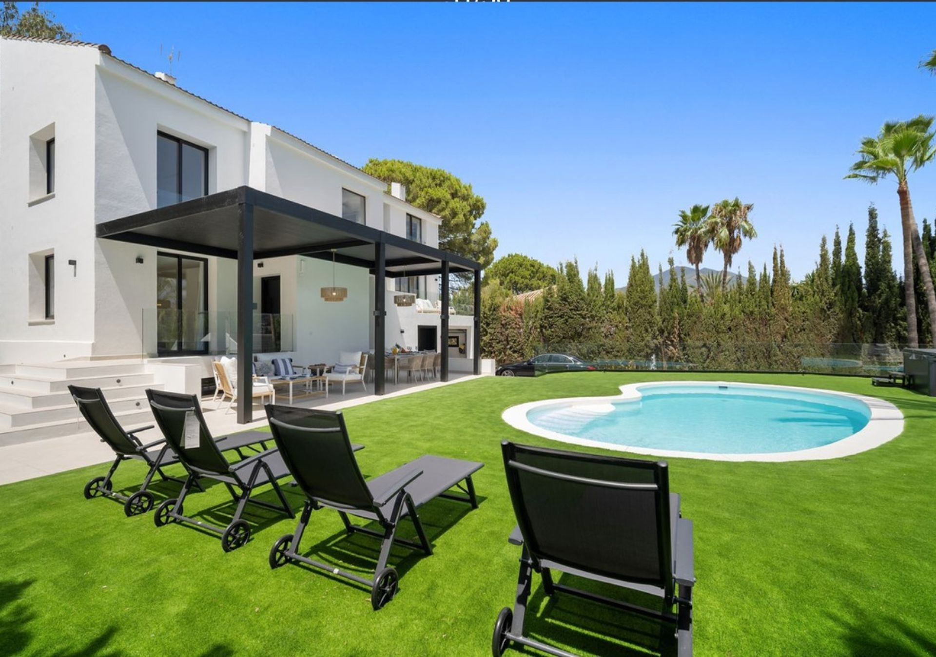 Image 21: detached villa For sale, Nueva Andalucía, €3,500,000 [HFM-CL10039]