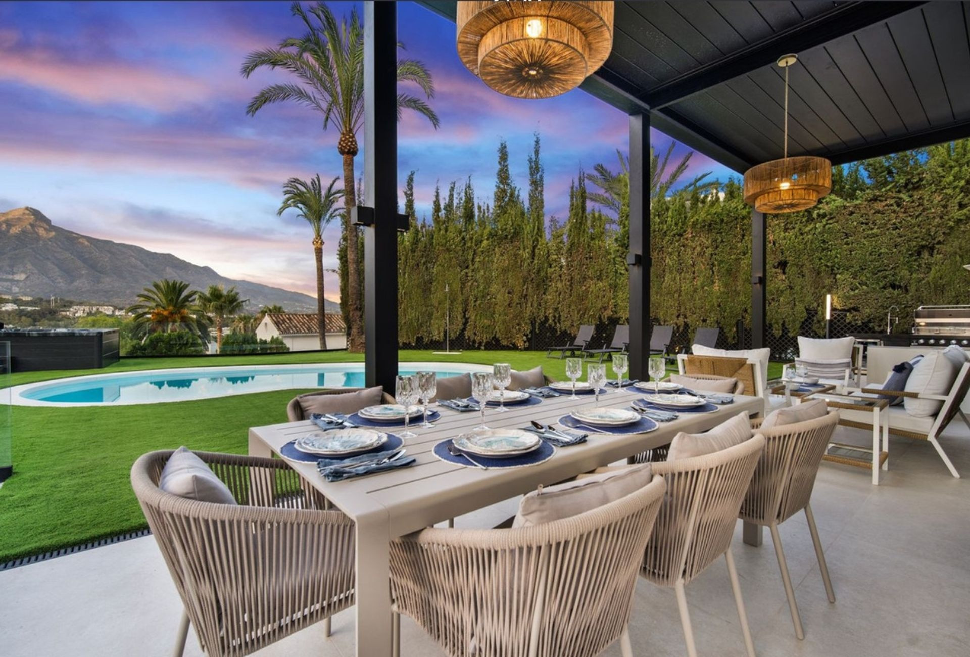 Image 21: detached villa For sale, Nueva Andalucía, €3,500,000 [HFM-CL10039]