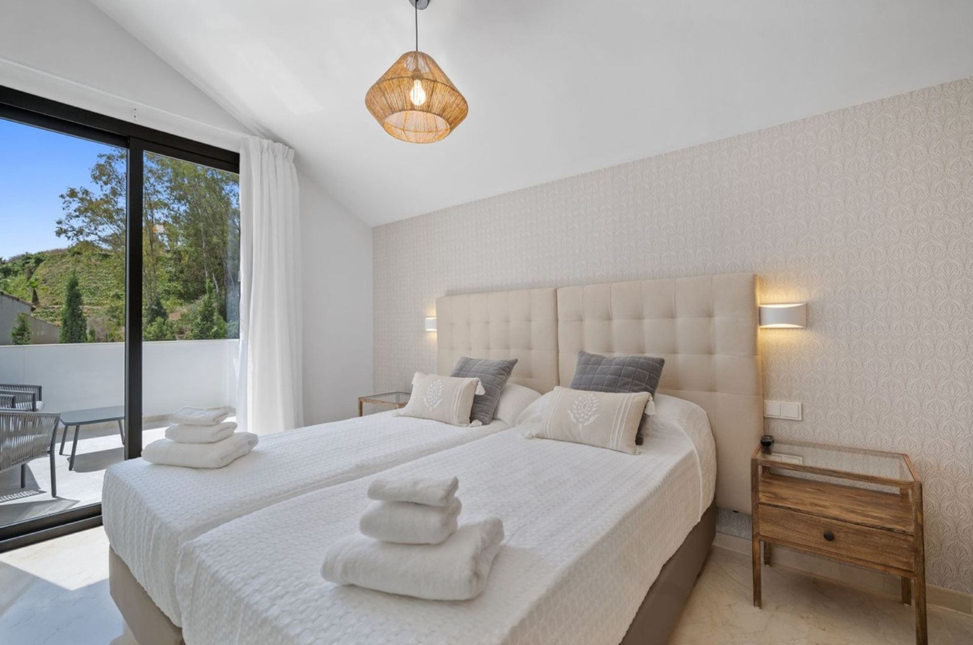 Image 21: detached villa For sale, Nueva Andalucía, €3,500,000 [HFM-CL10039]