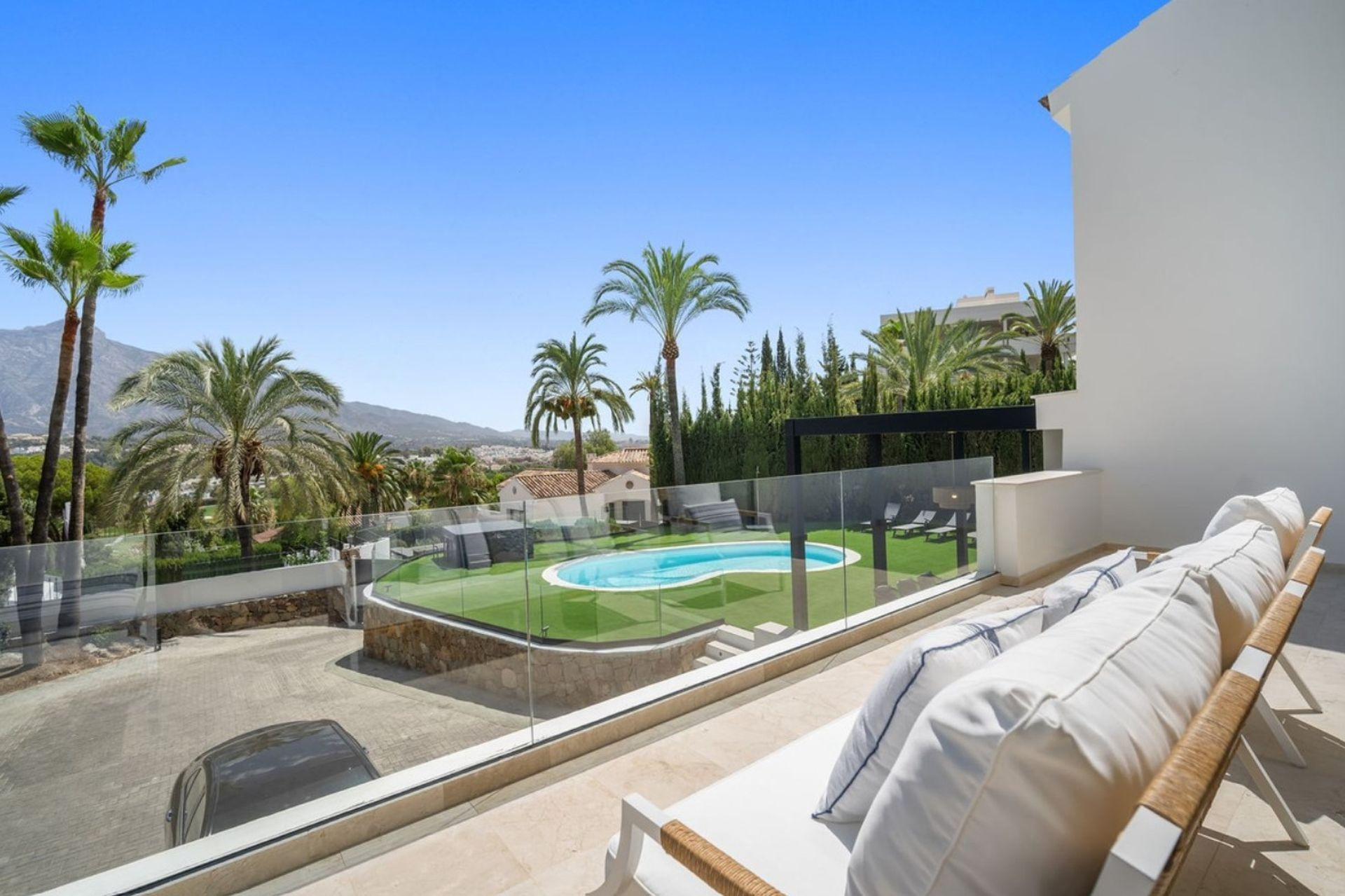 Image 21: detached villa For sale, Nueva Andalucía, €3,500,000 [HFM-CL10039]