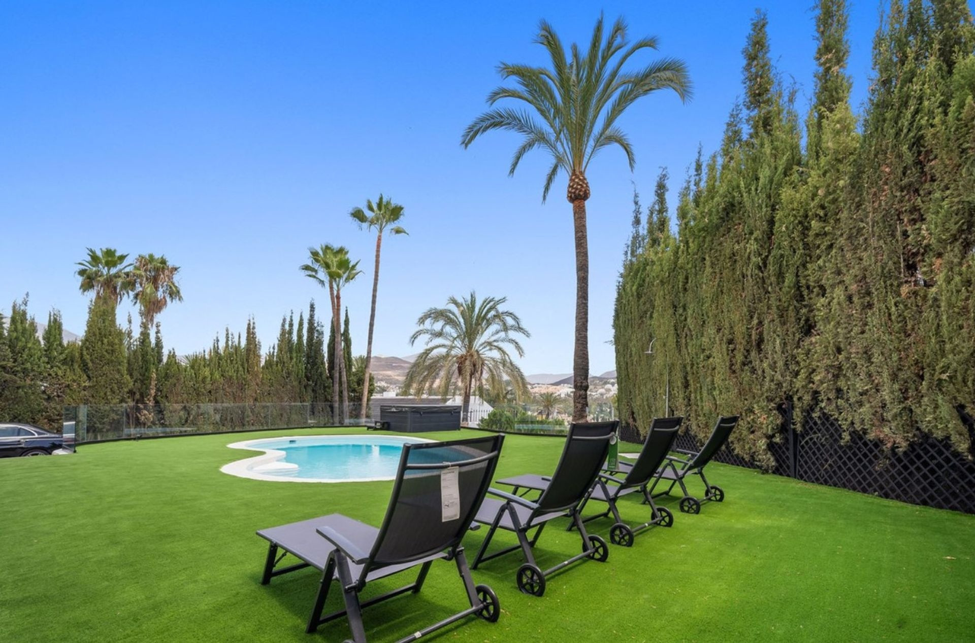 Image 21: detached villa For sale, Nueva Andalucía, €3,500,000 [HFM-CL10039]