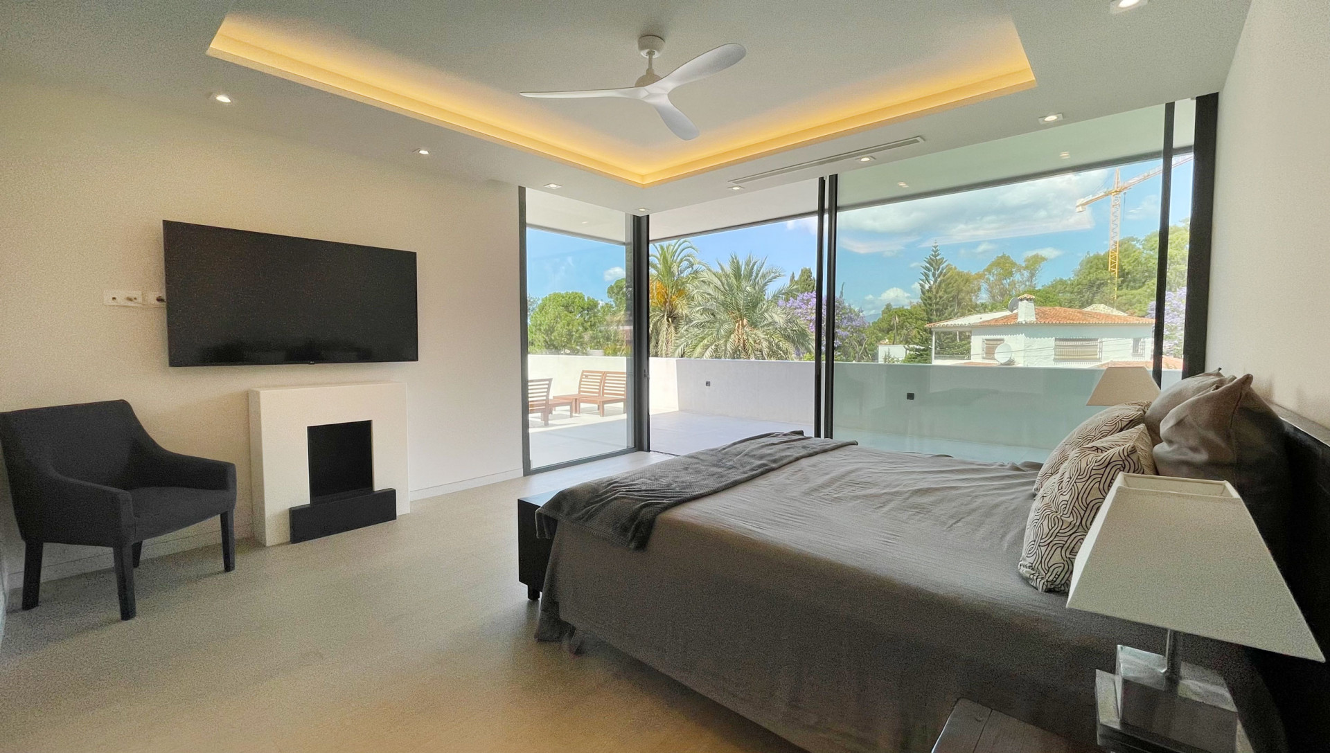 Image 50: detached villa For sale, The Golden Mile, €4,650,000 [HFM-C40046]